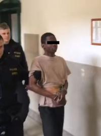 Muž obviněný ze znásilění a krádeže u Okresního soudu v Litoměřicích.