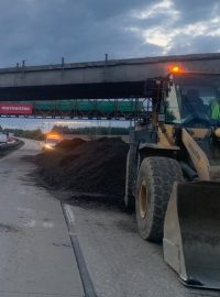Demolice nadjezdů na dálnici D1 u Brna