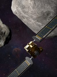 Do měsíce planetky Didymos má v rámci mise planetární obrany narazit sonda DART.