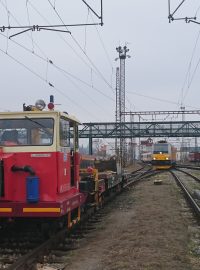 Vlak společnosti RegioJet krátce po deváté hodině ráno ve stanici Vyšehrad projel návěstidlo zakazující jízdu