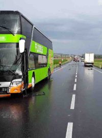 Poblíž Aqualandu Moravia se střetl kamion, autobus a dvě osobní auta