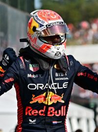 Max Verstappen se raduje z výhry ve Velké ceně Maďarska
