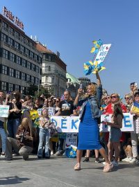 Prahou prošel Pochod vděčnosti. Ukrajinci chtěli vyjádřit poděkování za podporu, kterou jim Česko poskytlo