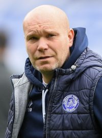 Současný asistent trenéra Baníku Ostrava Danny Searle v roce 2021, kdy pracoval jako hlavní kouč anglického klubu Aldershot Town, který působí v páté nejvyšší soutěži