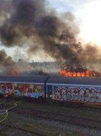 Požár vagónů na Dolním nádraží v Brně pozastavil provoz stanice