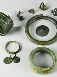 Archeologové našli v Polsku na 550 šperků z doby železné
