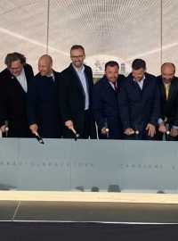Představitelé hlavního města a dopravního podniku ve čtvrtek na Pankráci zahájili stavbu trasy metra D z Pankráce na Olbrachtovu
