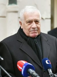 Bývalý prezident Václav Klaus na oslavách 17. listopadu u Hlávkovy koleje v Praze