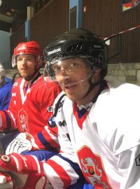 Čeští biatlonoví trenéři v nové roli hokejových útočníků