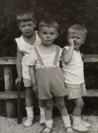 Karel Ellinger na fotografii z dětství