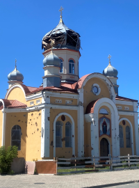 Poničený kostel