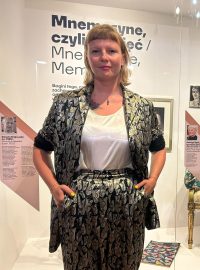 Kurátorka Karolina Sulejs kolegy připravovala výstavu rok