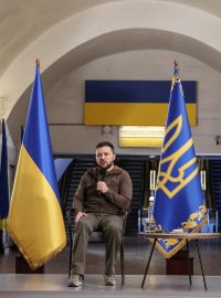 Prezident Volodymyr Zelenskyj poskytl rozhovor novinářům v kyjevském metru
