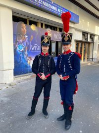 Louis a Baptiste přišli na nový film o Napoleonovi v dobových uniformách