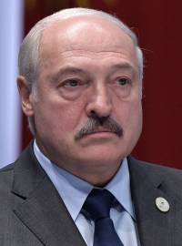 Alexander Lukašenko na snímku z roku 1994 a 2019