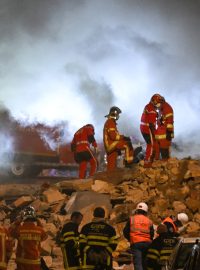 Záchranáři hledají přeživší pod troskami zříceného domu v Marseille