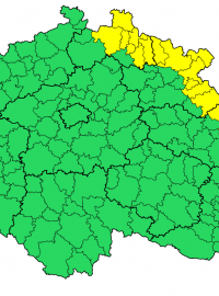 Od nedělního odpoledne do pondělního dopoledne hrozí náledí na severovýchodě Čech a v části Moravy