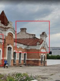 Geolokalizovali jsme nádraží, které bylo vydáváno za nádražní budovu ve městě Lozova na východě Ukrajiny. Ve skutečnosti jde o nádražní budovu v Záporoží. Lživý je i kontext sdíleného videa
