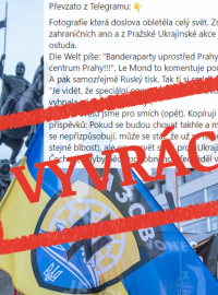 Příspěvek, který se šíří na sociálních sítích, odkazuje na fotografii z pražské demonstrace k výročí války na Ukrajině, kterou ale označuje za „Bandera party“, která vyvolává světové pobouření