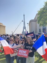 Nedělní mítink Érica Zemmoura na Trocadéru před Eiffelovou věží