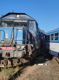 Osobní vlak se v Kdyni srazil s technickou soupravou