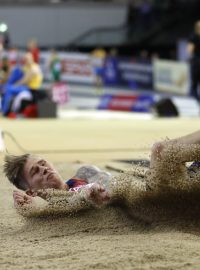Český dálkař Radek Juška při kvalifikaci na halovém mistrovství Evropy v Glasgow