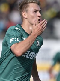 Jan Matoušek slaví gól proti Bohemians.