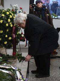 Pohřbu Luboše Dobrovského se zúčastnil i politik a spisovatel Petr Pithart