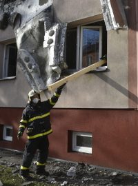 Výbuch požárů v ostravském panelovém domě