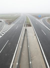 Ředitelství silnic a dálnic ve středu otevřelo úsek dálnice D35 mezi Opatovicemi nad Labem a Časy na Pardubicku