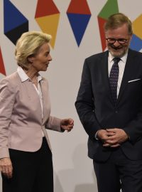 Premiér Petr Fiala a předsedkyně Evropské komise Ursula von der Leyenová po jednání při zahájení českého předsednictví promluvili na tiskové konferenci