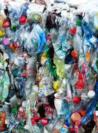 Plast, PET lahve (ilustrační foto)