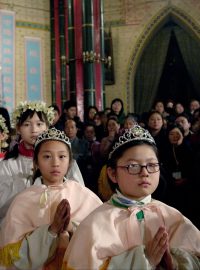 Čínští křesťané během vánočních oslav v Pekingu (ilustrační foto).