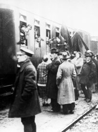 Odjezd skupiny československých pracovníků ze Žiliny