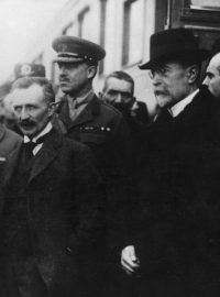 První československý prezident Tomáš Garrigue Masaryk po svém příjezdu do Prahy na Wilsonovo nádraží