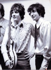 Pink Floyd. Rick Wright, Roger Waters, Syd Barrett, a Nick Mason na snímku z roku 1967.