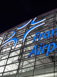 Správa frankfurtského letiště Fraport je v podstatě obří konsorcium, které si v Petrohradě koupilo podíl