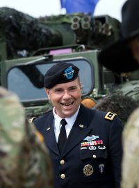 Americký generál ve výslužbě Ben Hodges, v minulosti velel na Velitelství operací pozemních sil NATO nebo americkým jednotkám v Evropě