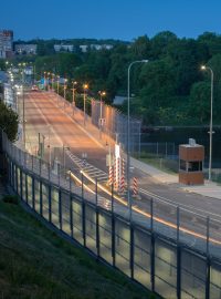 Hraniční most vedoucí z Estonska do Ruska v estonském městě Narva