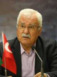 Představitel syrské opozice George Sabra