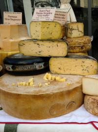 Francouzské sýry prvotřídní kvality jsou vyhlášenou delikatesou - a na jejich ceně je to znát.