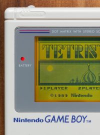 Úvodní obrazovka hry Tetris na konzoli Nintendo Game Boy z roku 1989, game boy