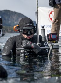 Christian Redl při pokusu o rekord v jezeře Weissensee