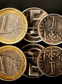 Euro, česká koruna (ilustrační foto)