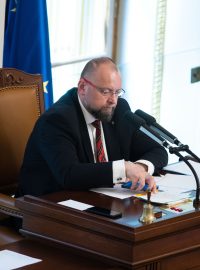 Místopředseda Sněmovny Jan Bartošek (KDU-ČSL) jako předsedající schůze