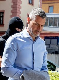 Podnikatel Michal Redl spojený s kauzou Dozimetr míří k soudu, který rozhodl o jeho vazbě