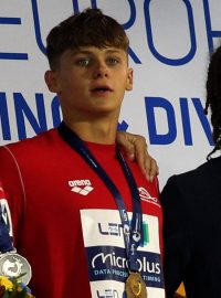 Daniel Gracík (uprostřed) na snímku z evropského šampionátu juniorů
