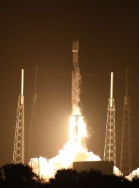 Z americké Floridy odstartovala raketa Falcon 9, která nese na Měsíc lunární vozítko Rašíd