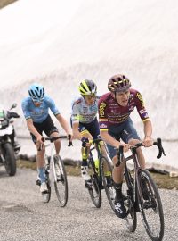 Karel Vacek útočil v náročné 7. etapě cyklistického Gira d&#039;Italia na prvenství, nakonec po dlouhém úniku tříčlenné skupiny dojel druhý za Italem Davidem Baisem