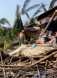 Cyklon Mocha zpustošil uprchlický tábor na západě Barmy